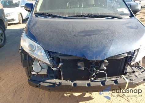 2018 Toyota Sienna Xle 8 Passenger from USA, damaged, VIN 5TDYZ3DC1JS921138